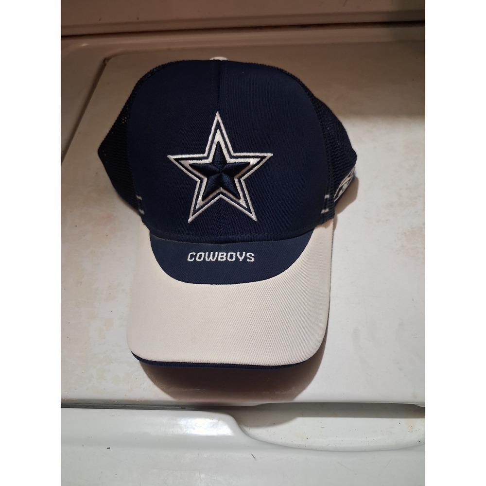 Dallas Cowboys Reebok NFL Authentic Sideline fitted  Hat By Reebok Size Large/XL
